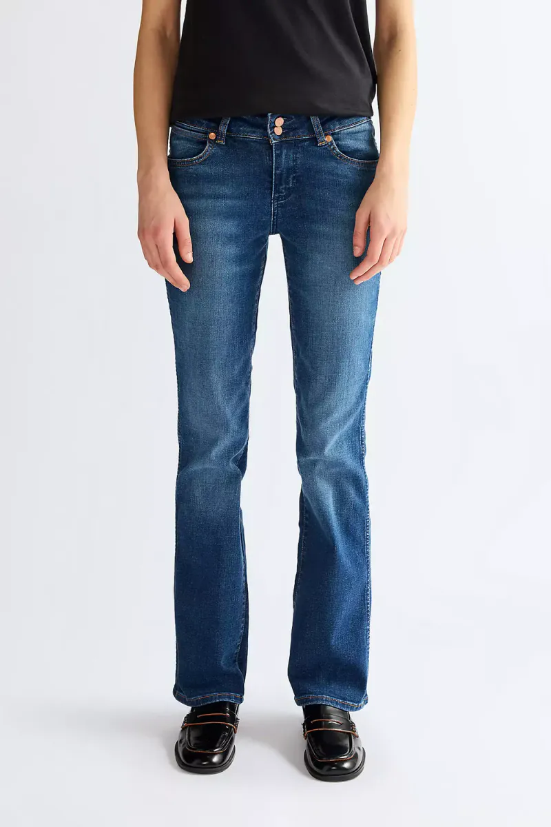 Low Rise Bold Boot Jeans, Canyon Crest
