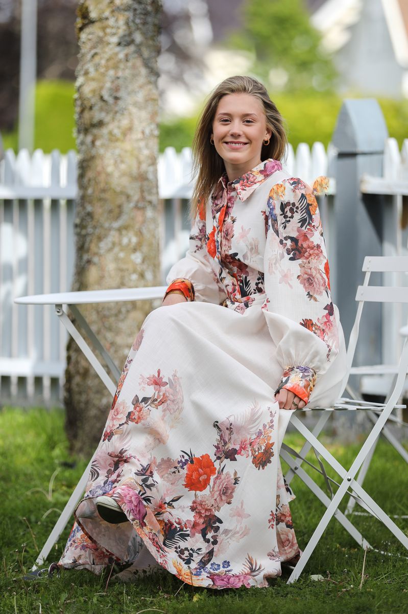 Lang kjole med blomster
