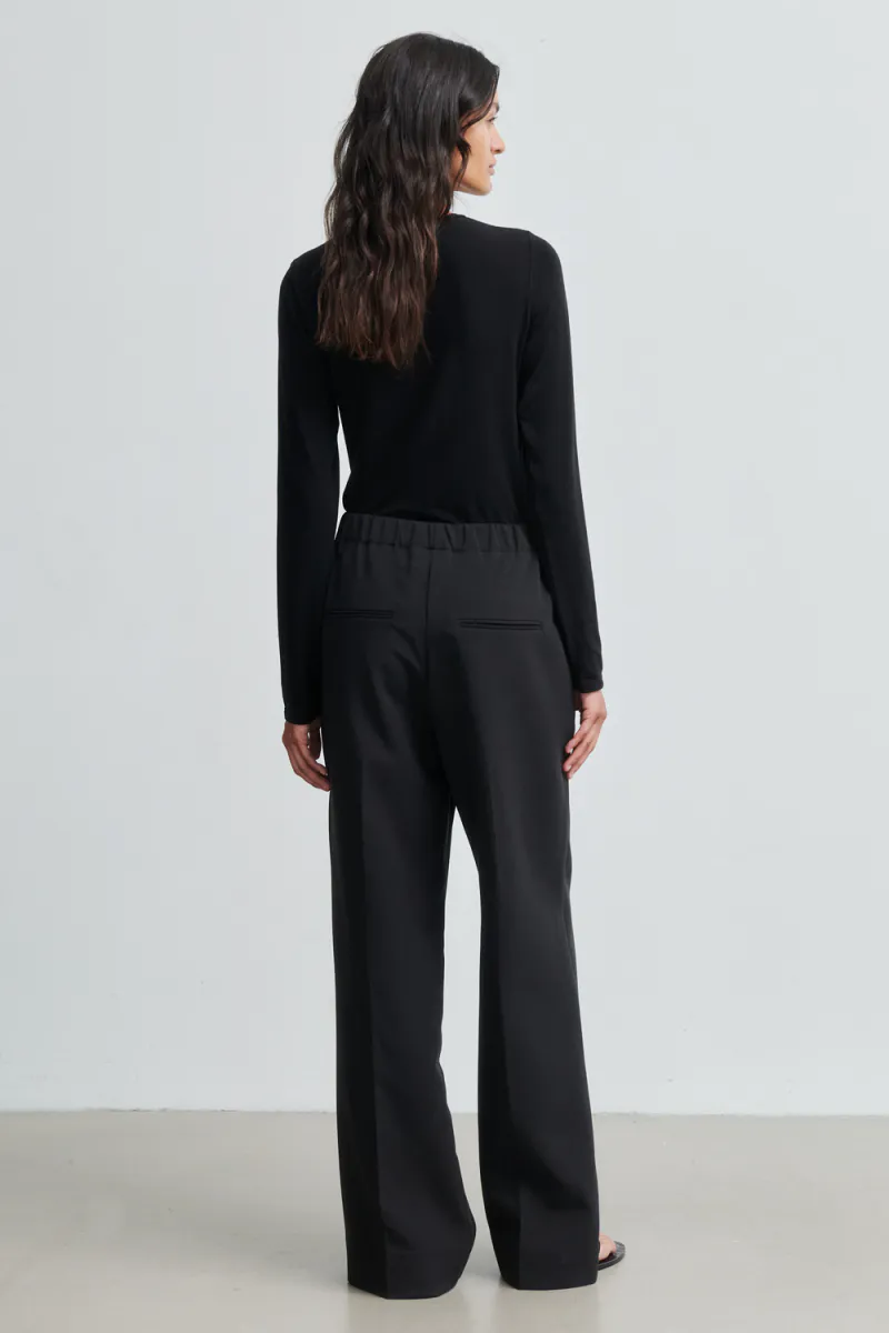 Matima O-Neck Tee, Black