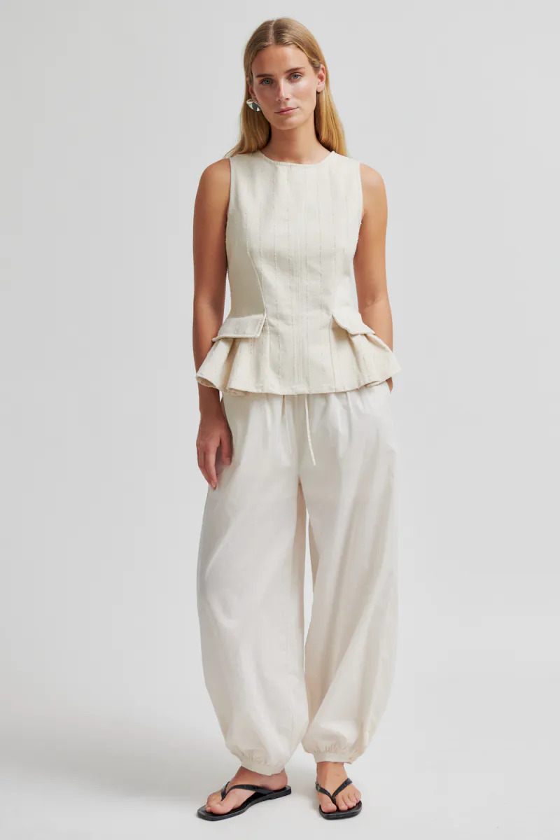 Avida Trousers, Eggnog