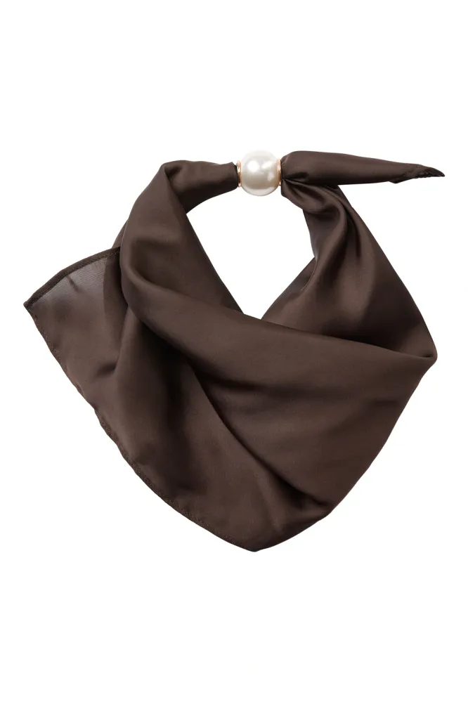 Pearl Scarf, Bison