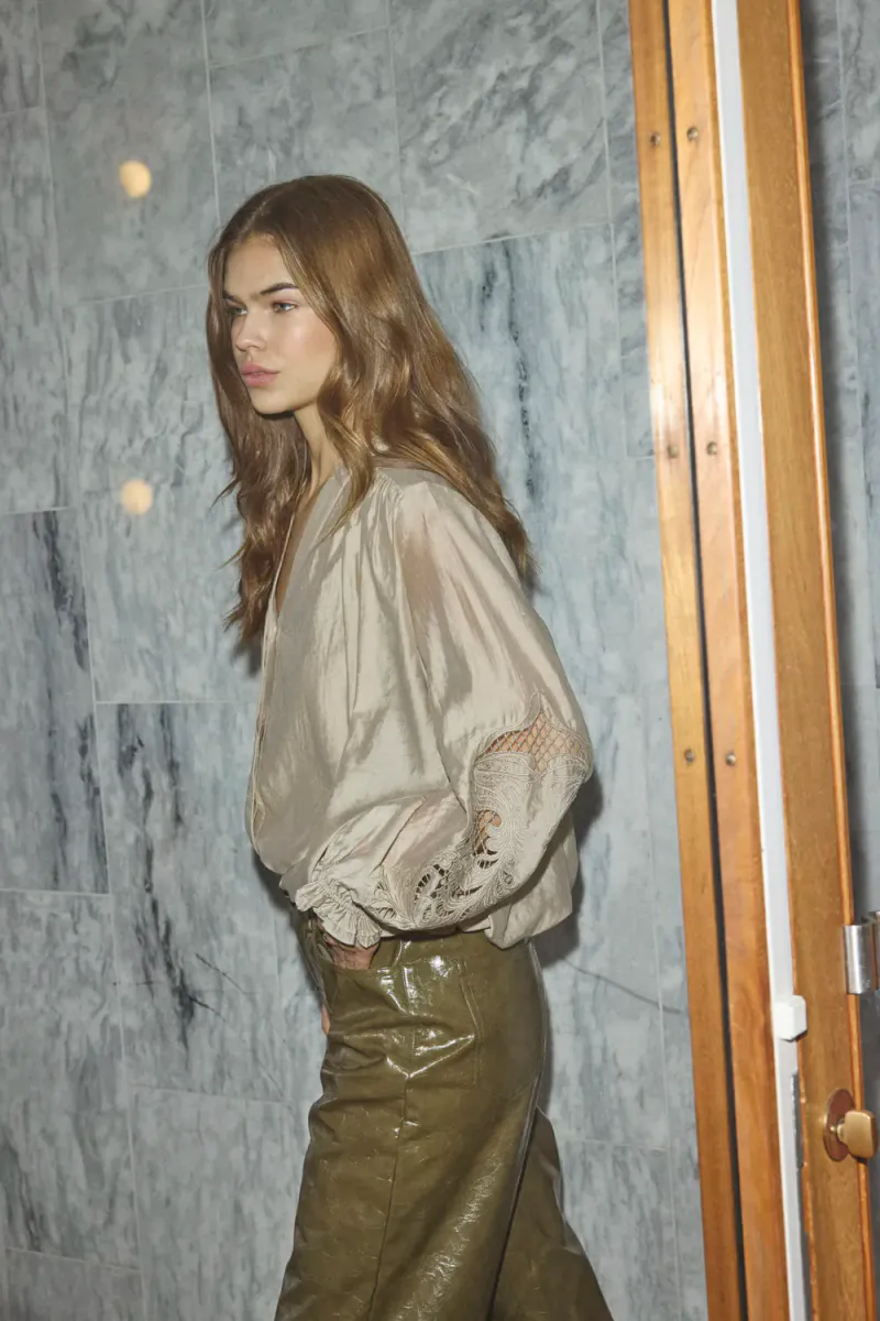 Delin Balloon Emb Shirt, Mink